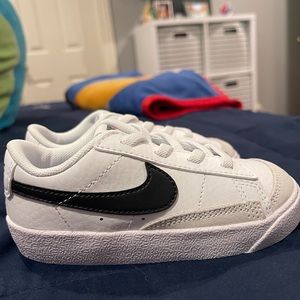 Brand new, never worn toddler size 8 Nike blazers low